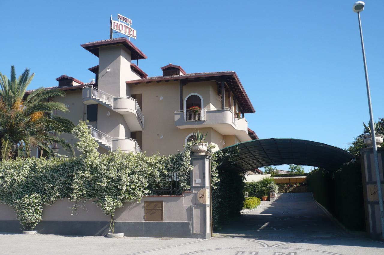 Ninfa Hotel クアリアーノ エクステリア 写真